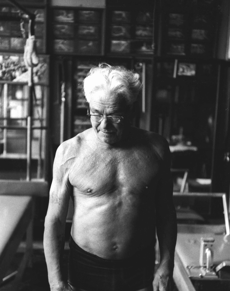 PLATE_25_joe_at_rest@2x
